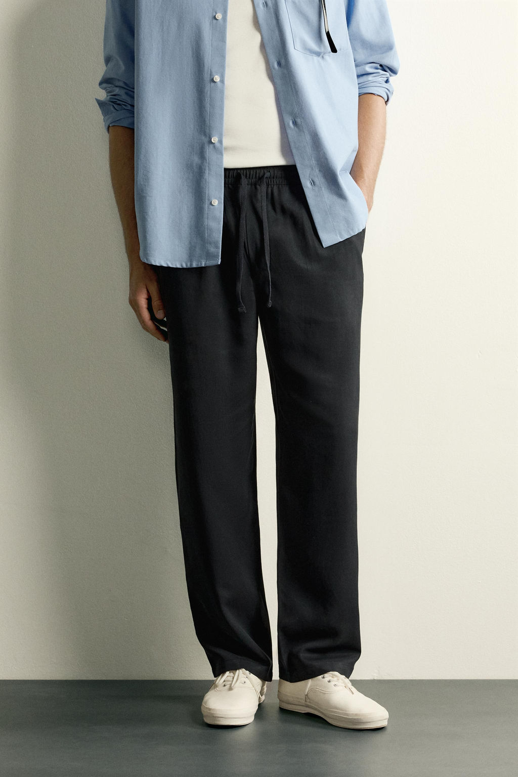 PANTAL?N RELAXED FIT 100% LYOCELL / Negro - Zara фото 2