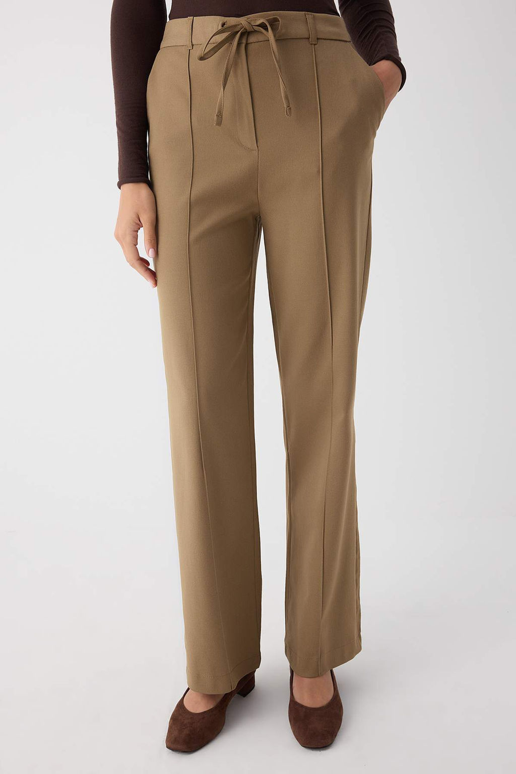 Siyah Bagc?kl? K?sl?k Tuseli Rahat Kumas Wide Leg/Genis Paca Pantolon TWOAW26PL00012