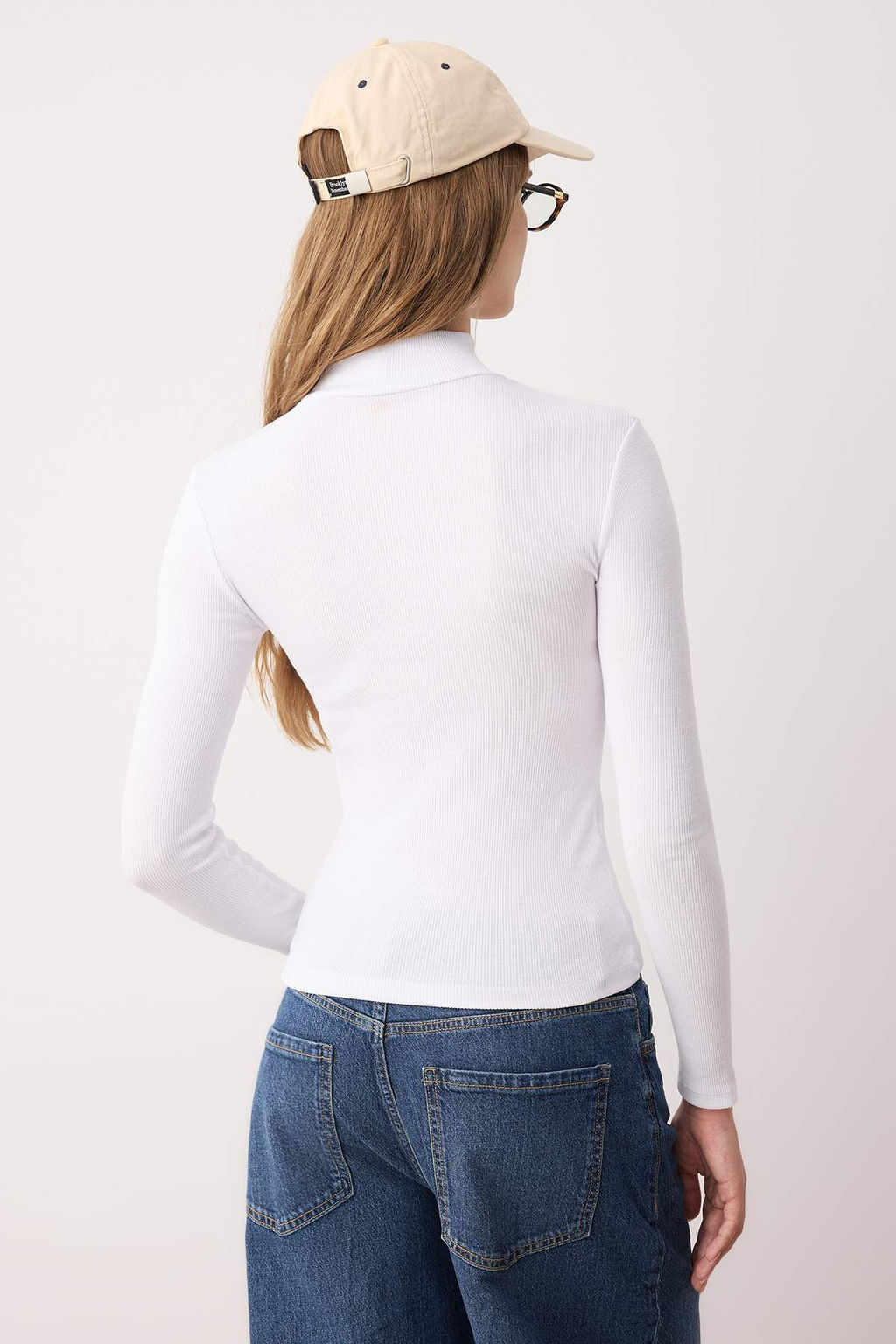 Beyaz Fitted/Vucuda Oturan Dik Yaka Uzun Kol Fitilli Esnek Orme Bluz TWOAW21BZ0423