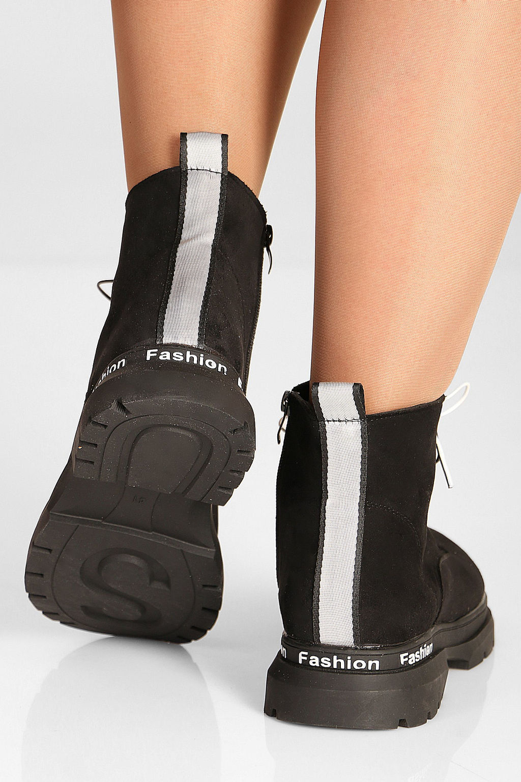 Ботинки из искусственной замши