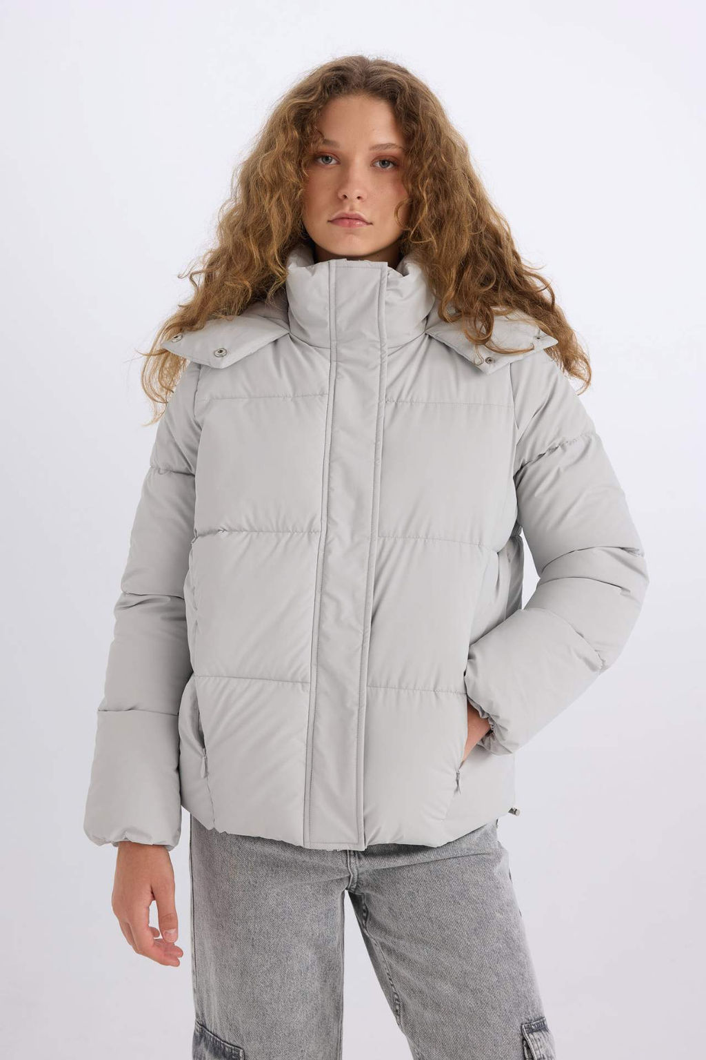 Su Itici Puffer Sisme Mont Oversize Genis Kal?p Kapusonlu Fermuarl? C?tc?tl? - Defacto фото 4