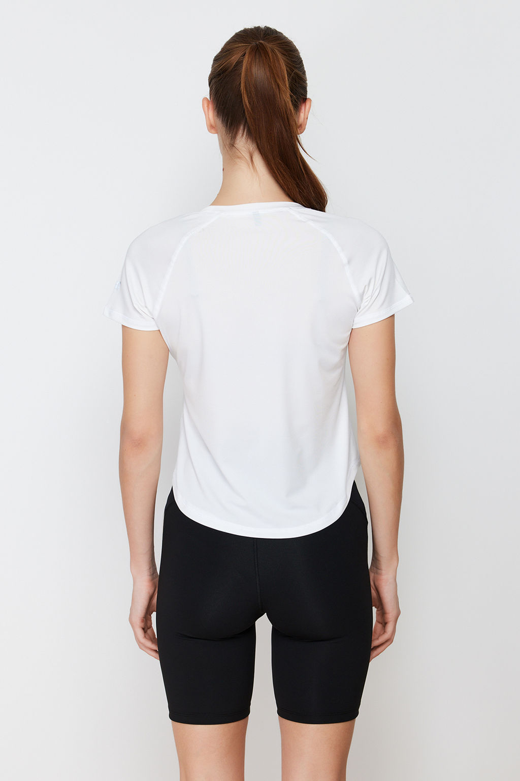 Beyaz Reflektor Bask? Detayl? Orme Spor T-Shirt THMSS24TS00002