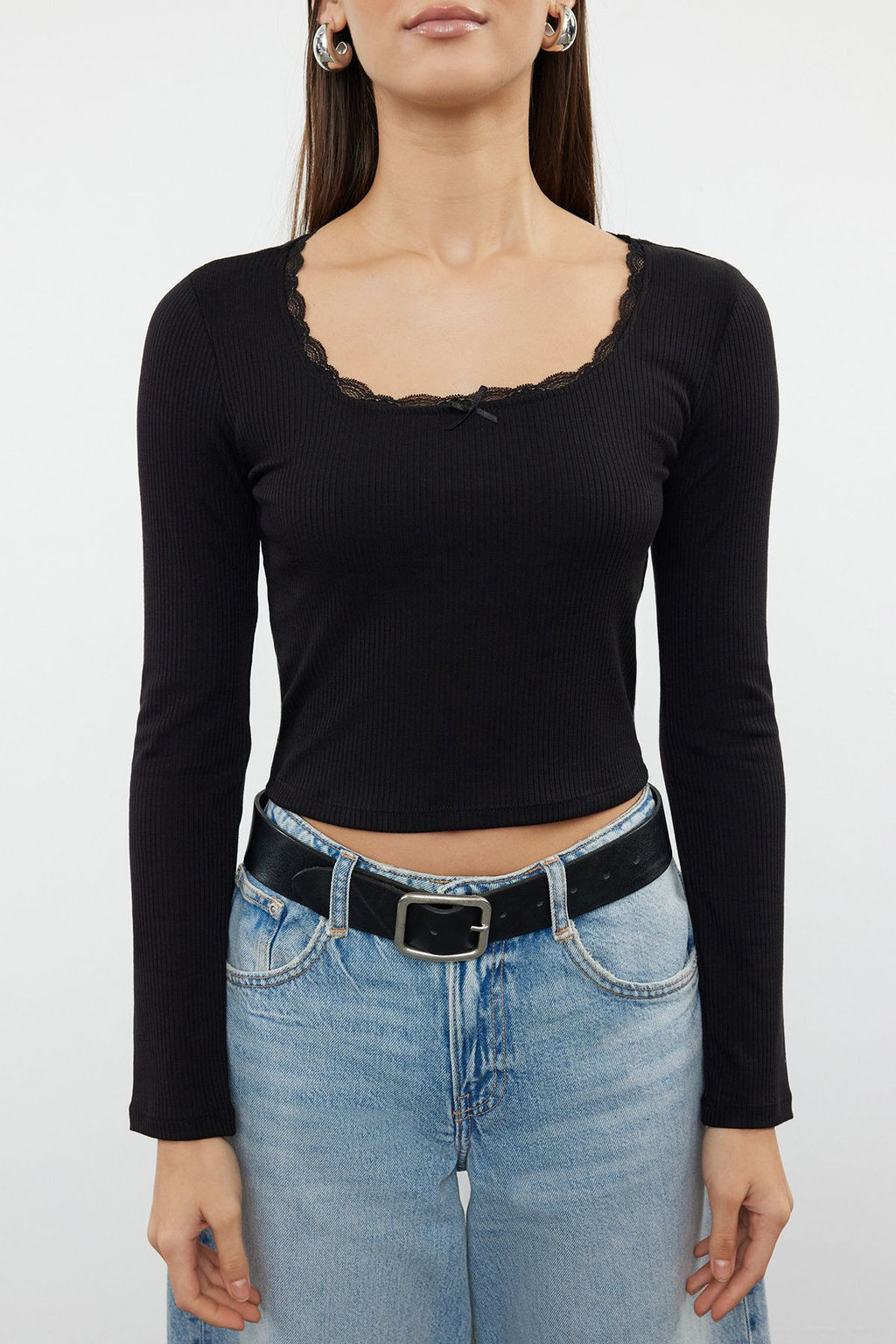 Trendyolmilla Siyah Kare Yaka Dantel Detayl? Crop/K?sa Orme Bluz TWOAW25BZ00007  фото 8
