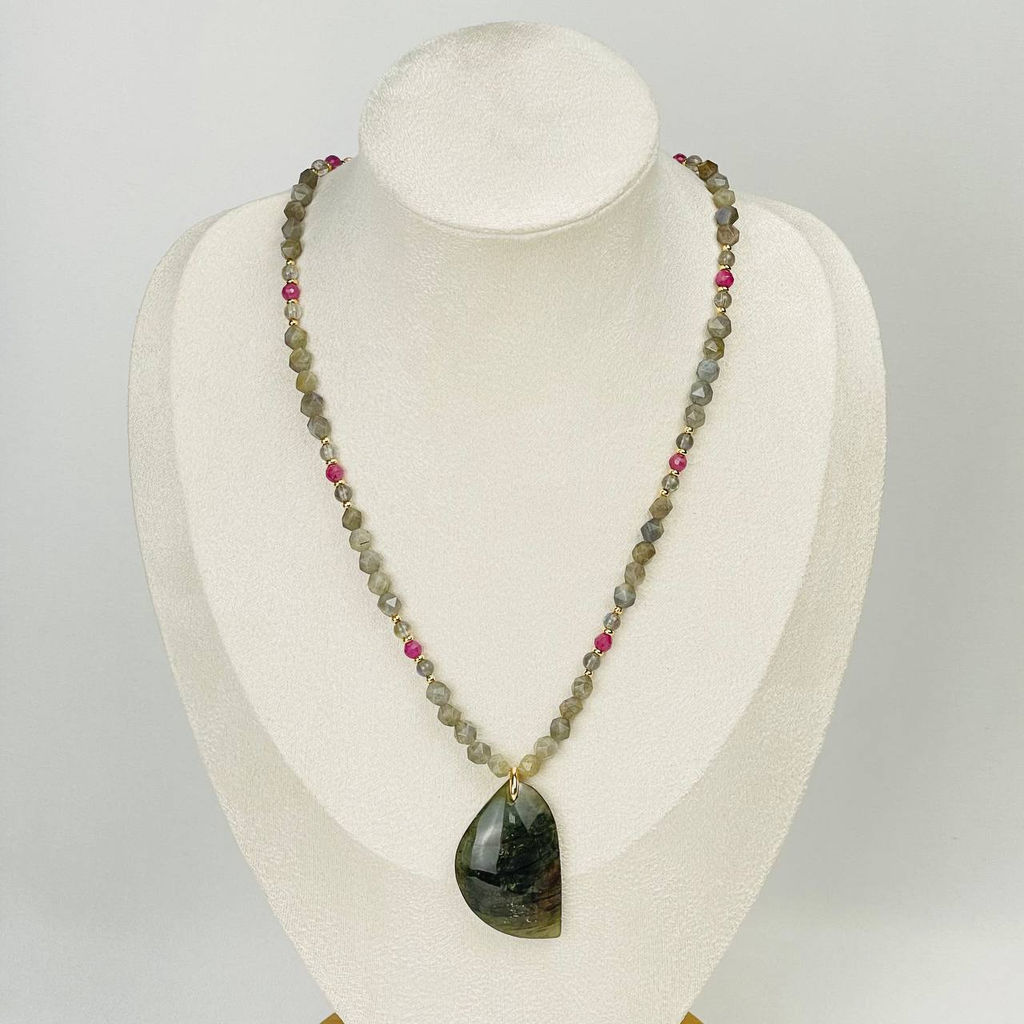 Колье из Лабрадора и Корунда (Рубин) 45 см +