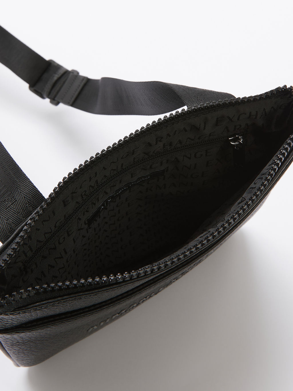 Мужская сумка через плечо ARMANI EXCHANGE MIAMI Артикул 4212326, черный фото 4