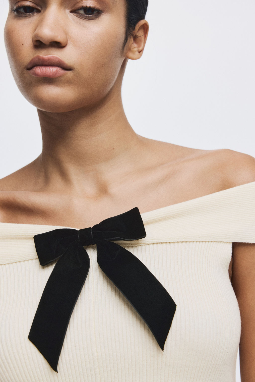 Top off-the-shoulder con lazo decorativo - H&m фото 3