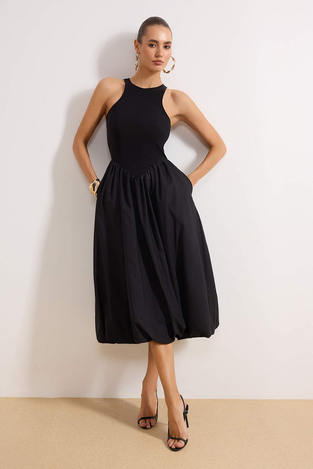 TRENDYOLMILLA Limited Edition Siyah Ust Beden Orme Etek K?sm? Balon Detayl? Poplin Elbise TPRAW25EL00016  фото 6