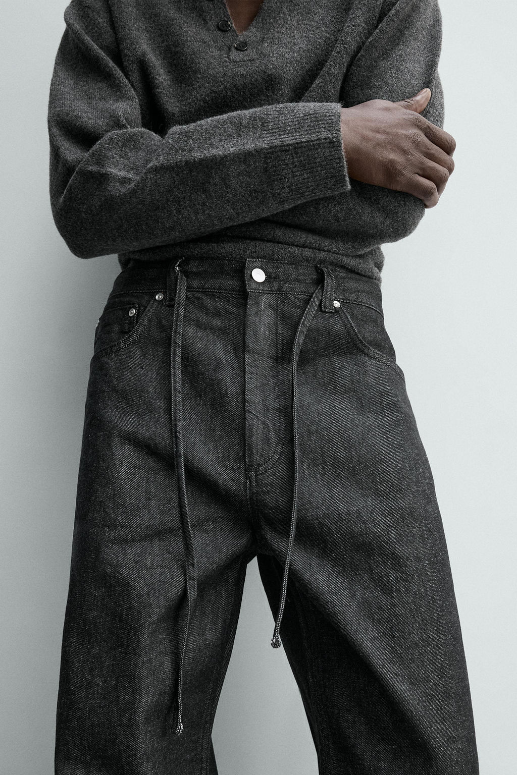JEANS RELAXED FLARE FIT / Negro - Zara фото 7