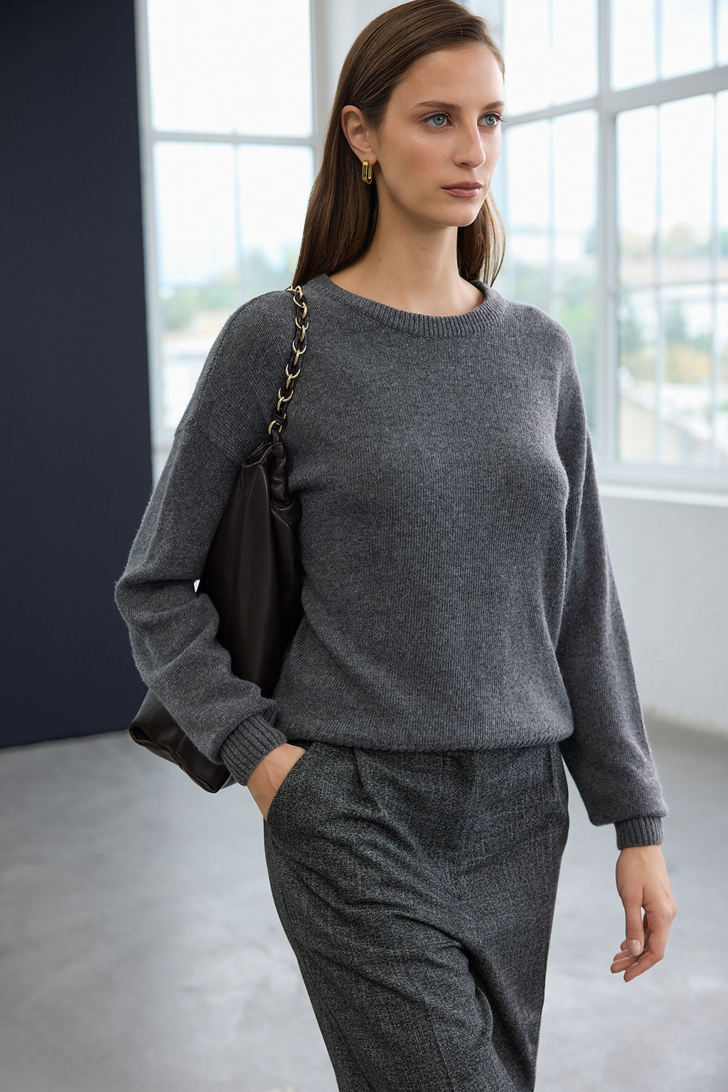 Trendyol Studio Kahverengi Kasmir Kar?s?ml? Bisiklet Yaka Triko Kazak TWOAW26KZ00251 - Trendyolmilla фото 5