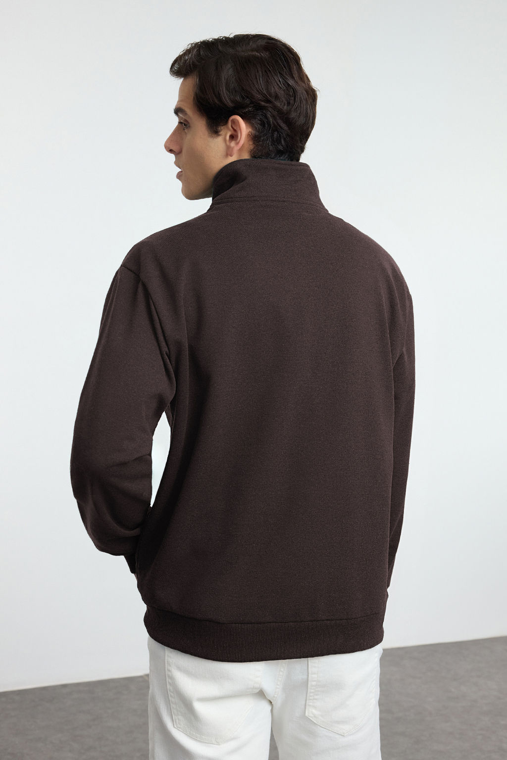 Koyu Kahverengi Oversize/Genis Dik Yaka Fermuarl? Etiketli Ici Polarl? Sweatshirt TMNAW25SW00168