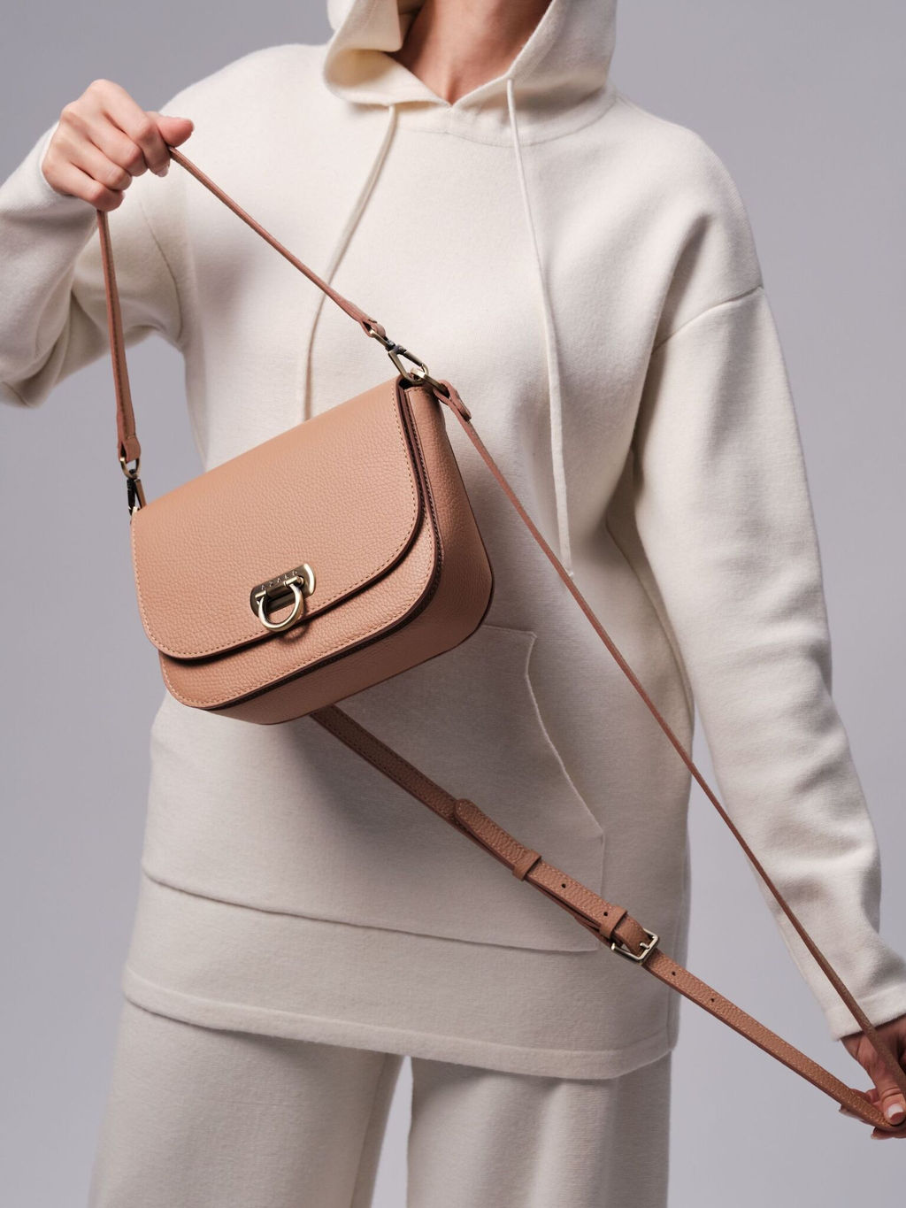 Сумка кожаная Azaro 30741 бежевая нуга