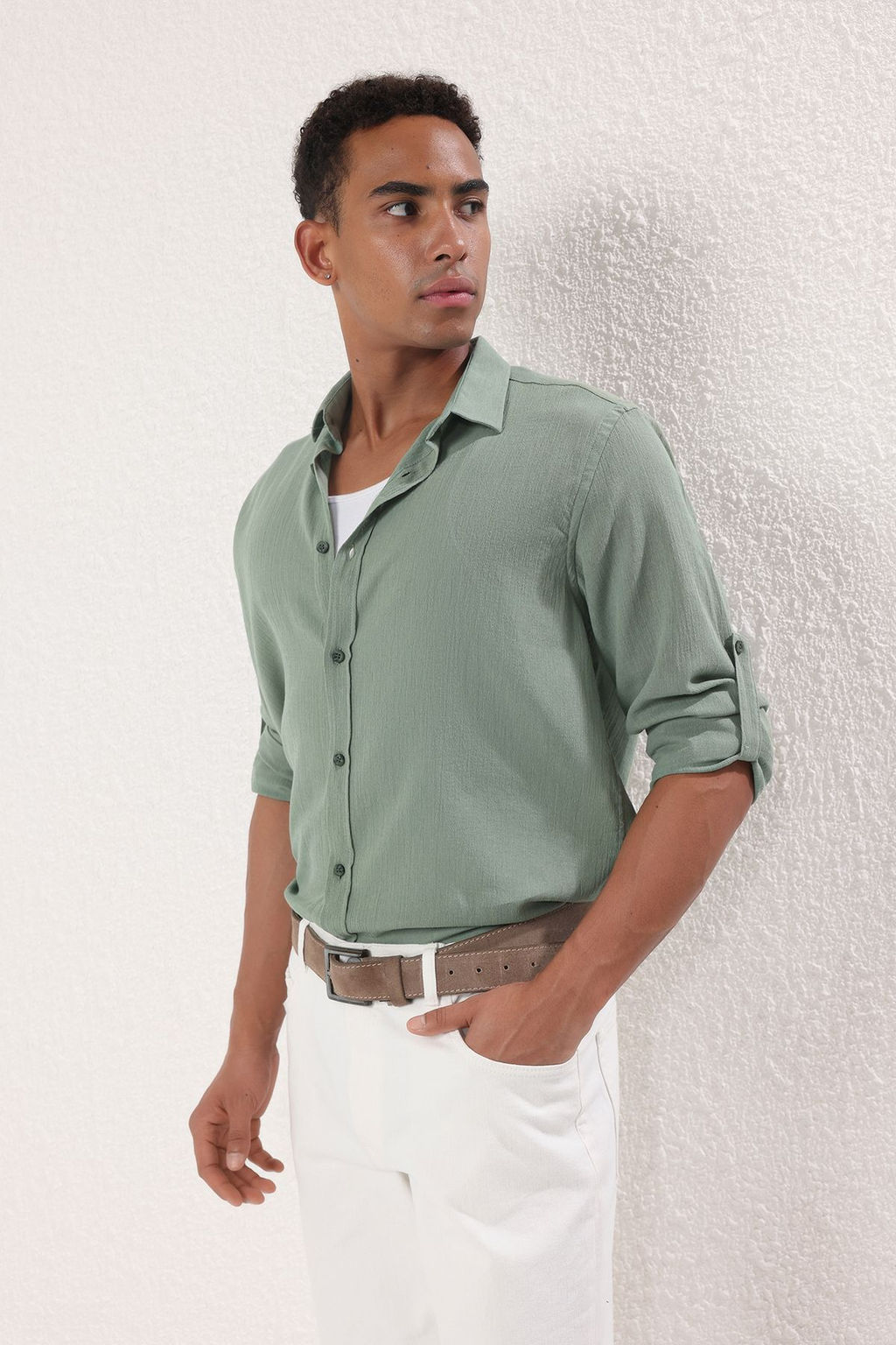 TRENDYOL MAN Haki Regular Fit Apoletli Burusuk Efektli Keten Gorunumlu Gomlek TMNSS23GO00061 - Trendyolmilla фото 2