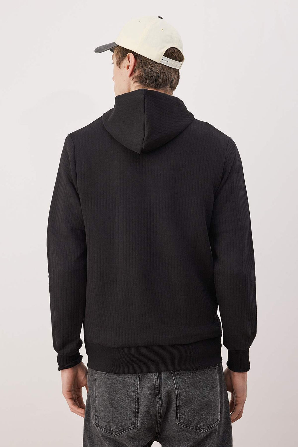 Siyah Regular/Normal Kesim Dokulu Kapusonlu Sweatshirt TMNAW26SW00061 - Trendyolmilla фото 4