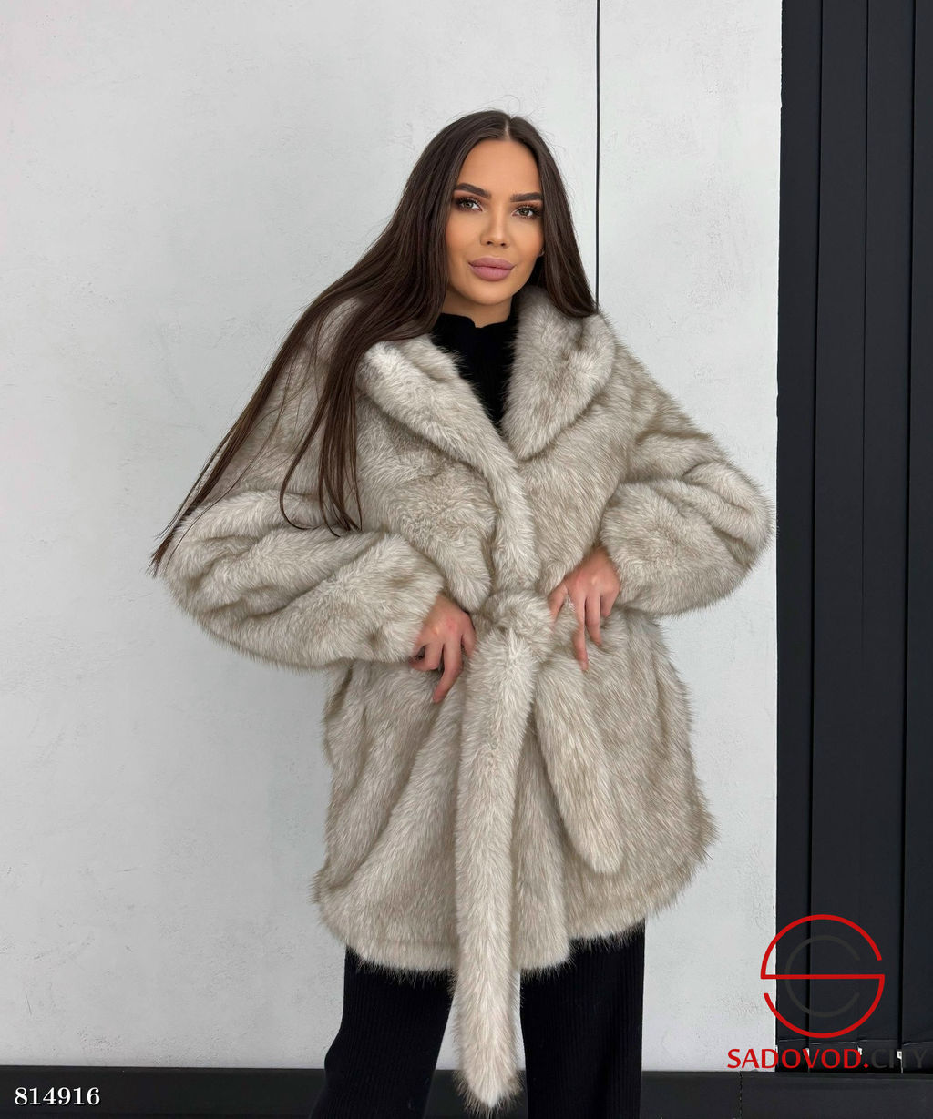Шуба женская с искусственным мехом