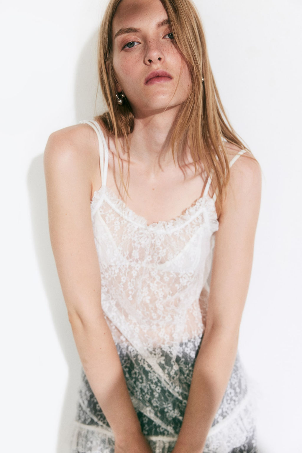 Vestido de encaje con ribetes de volante - H&m фото 4