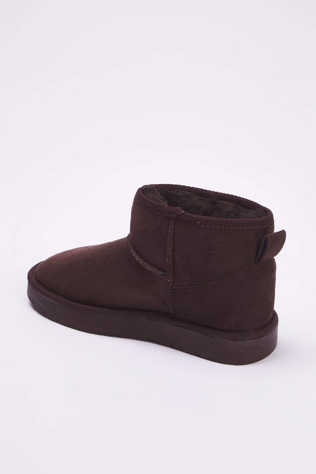 Koyu Kahverengi Ici Kurklu Yuvarlak Burun Duz Topuklu Kad?n Bot TAKAW26BO00001