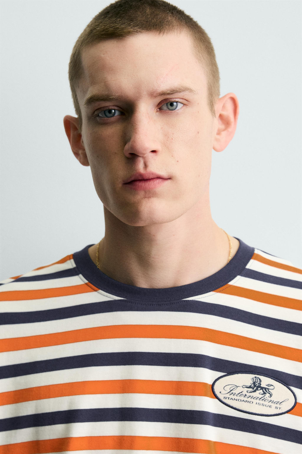 CAMISETA JACQUARD RAYAS PARCHE / rayas