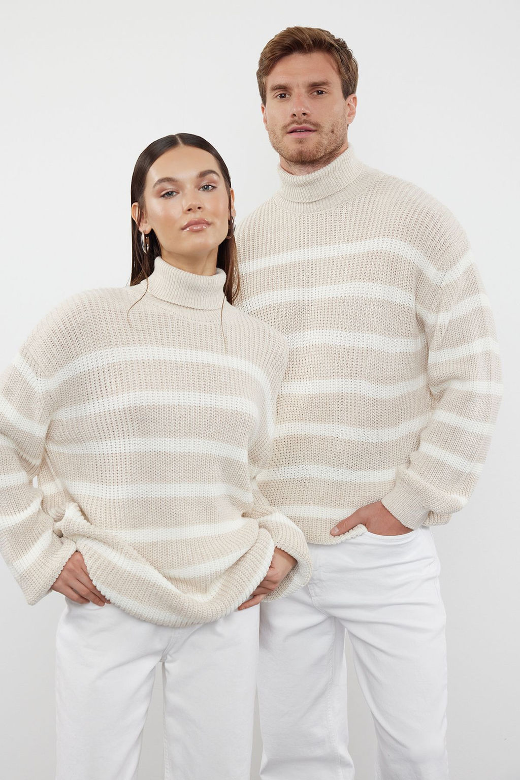 TRENDYOL MAN Lacivert Casual Unisex Oversize Fit Genis Kal?p Cizgili Triko Kazak TMNAW24KZ00017