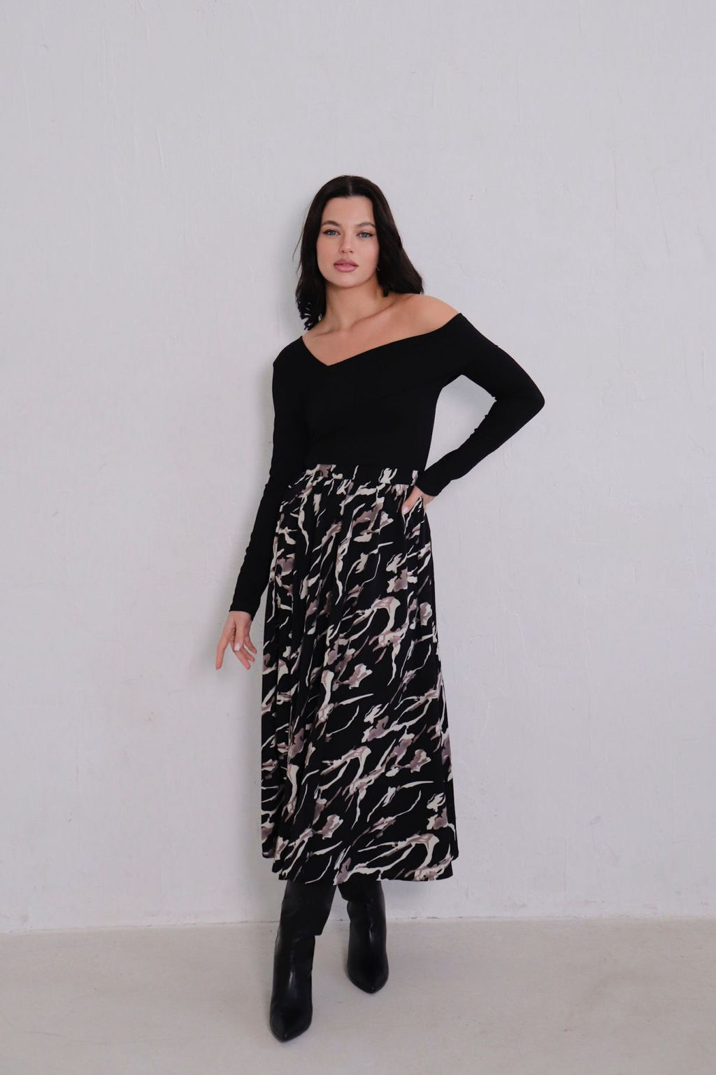 11374 Юбка А-силуэта чёрная с принтом - Martichelli фото 14