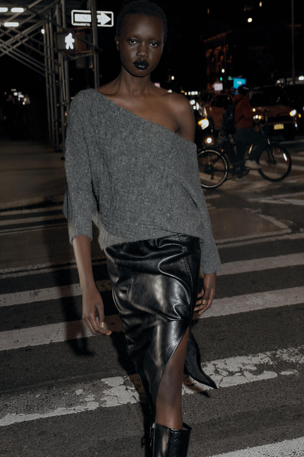 ASYMMETRIC TEXTURED KNIT JUMPER - Zara фото 4