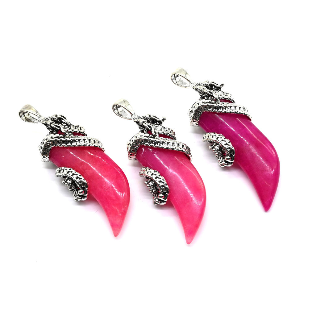 Подвеска с кварцем в металле Клык 25*70мм, цв.фуксия