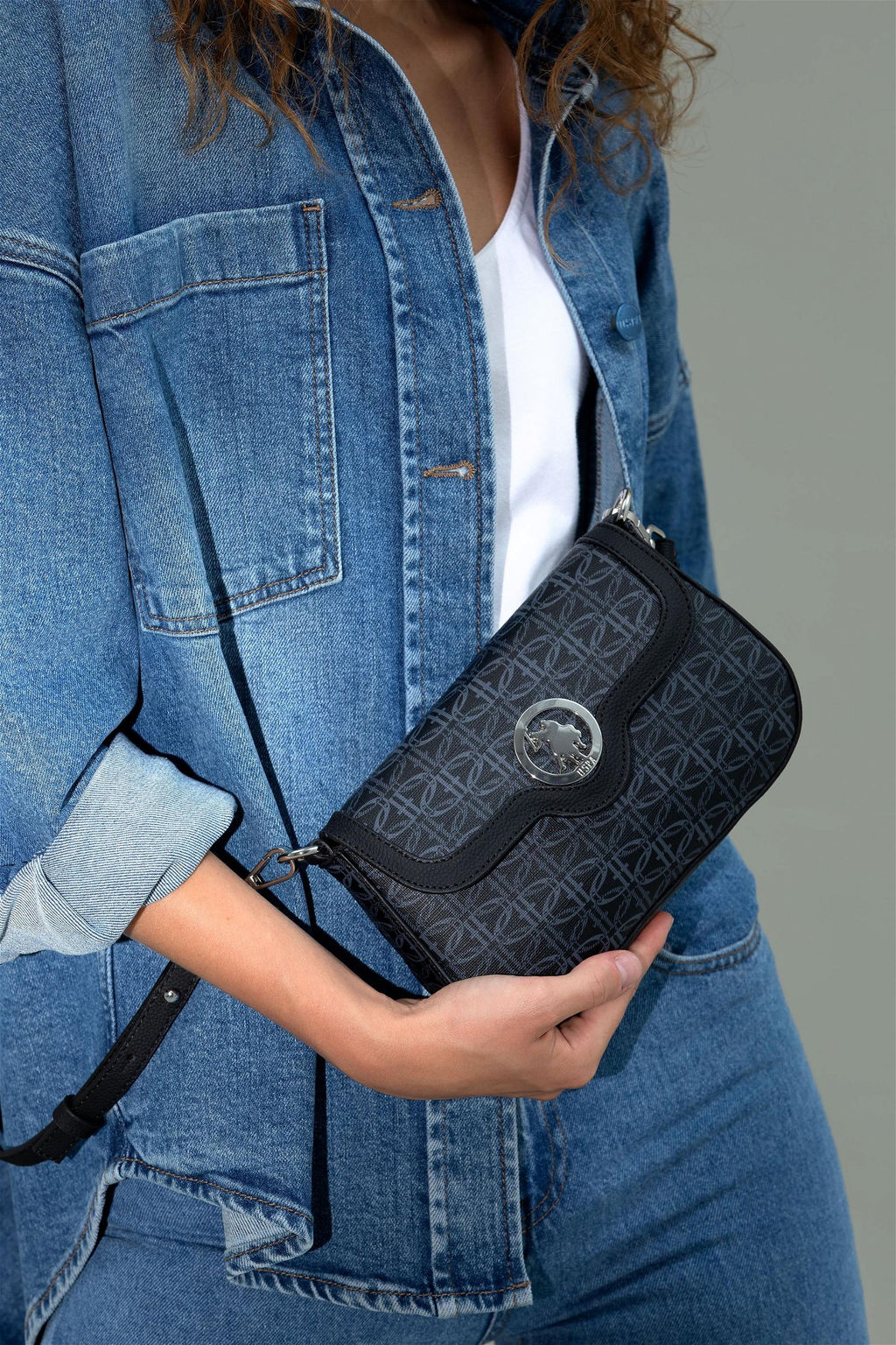 Женская черная сумка через плечо Неожиданная скидка в корзине - U.s. polo assn фото 2