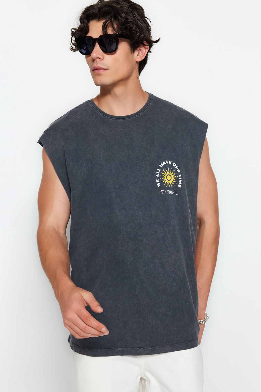 TRENDYOL MAN Gul Kurusu Oversize/Genis Kesim Soluk Efektli Yaz? Bask? %100 Pamuk T-Shirt/Atlet TMNSS23AL00009 - Trendyolmilla фото 5