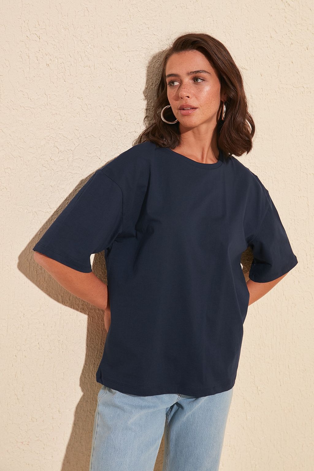 Lacivert %100 Pamuk S?rt Nak?sl? Relaxed/Genis Rahat Kesim Bisiklet Yaka Orme T-Shirt TWOSS20TS0121