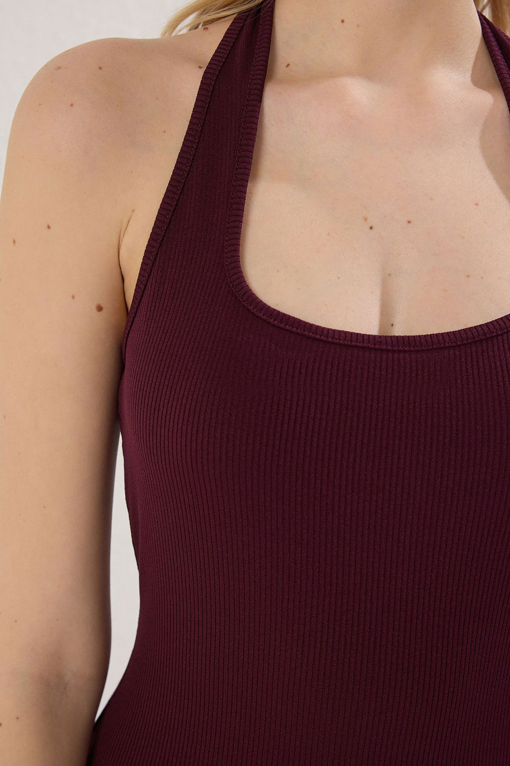 TRENDYOLMILLA Murdum Vucuda Oturan Kare Yaka Fitilli Esnek Orme Maxi Kalem Elbise TWOSS24EL00590  фото 11