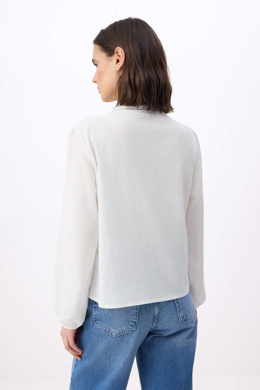 Beyaz Nak?sl? Uzun Kollu Dokuma Bluz TWOSS26BZ00540 - Trendyolmilla фото 4