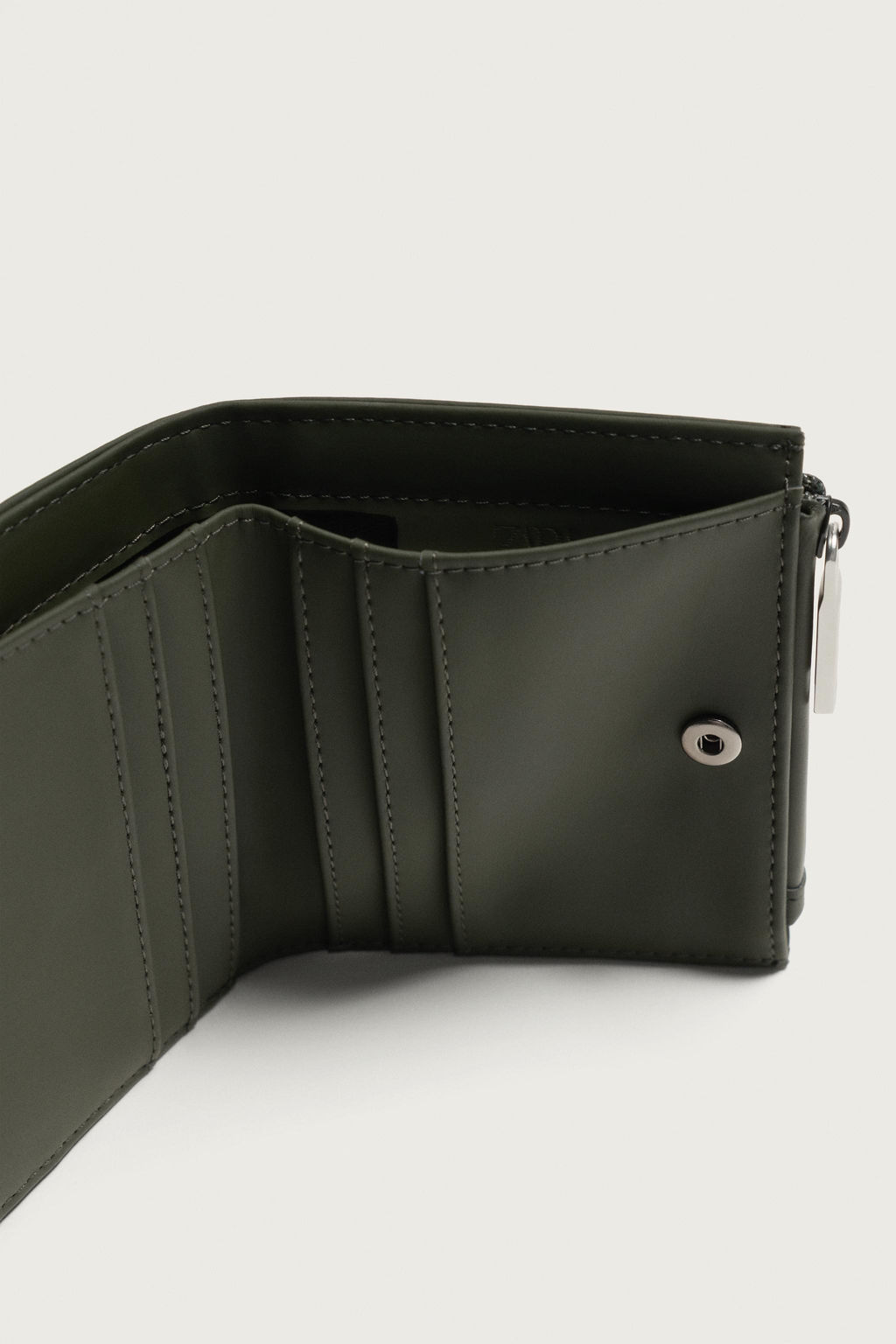 CARTERA MONEDERO ENGOMADO / Verde Caqui - Zara фото 4