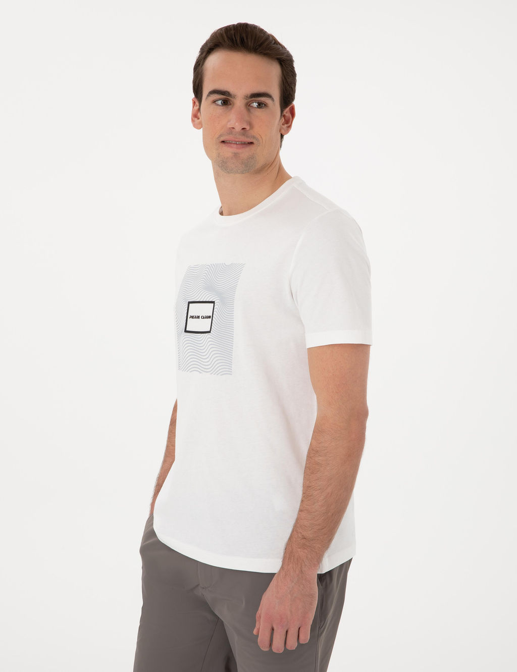 Ekru Regular Fit Is_ya Duyarl_ Renk De_i_tiren Bask_ _er_eveli Ti__rt - Pierre cardin фото 3