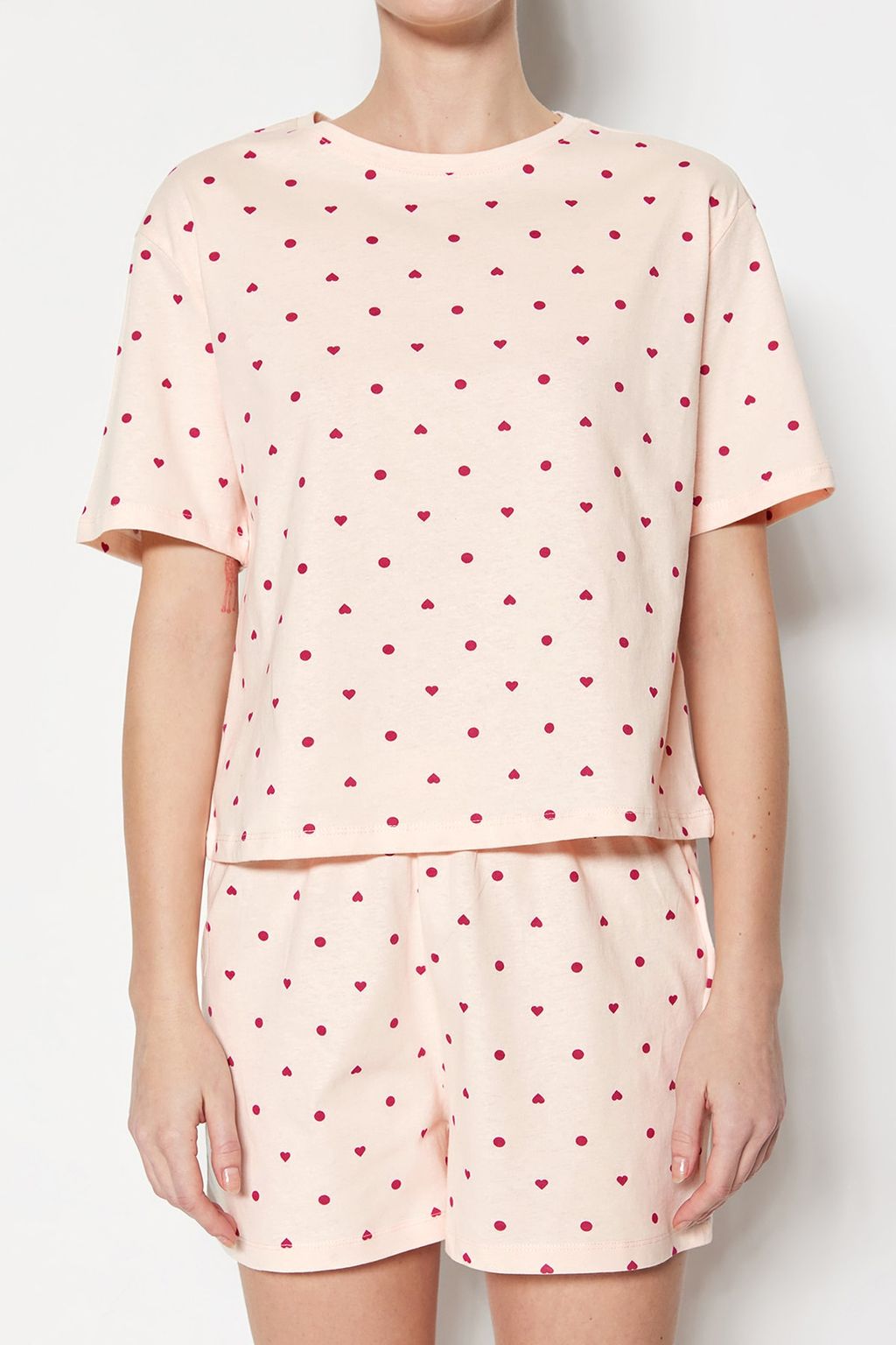 Trendyolmilla Beyaz %100 Pamuklu Puantiyeli ve Kalpli Sortlu Orme Pijama Tak?m? THMSS21PT1485 фото 20