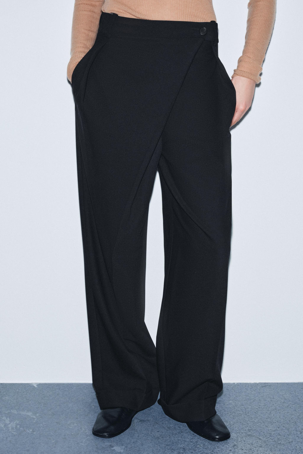 ASYMMETRIC WAIST TROUSERS ZW COLLECTION - Zara фото 2
