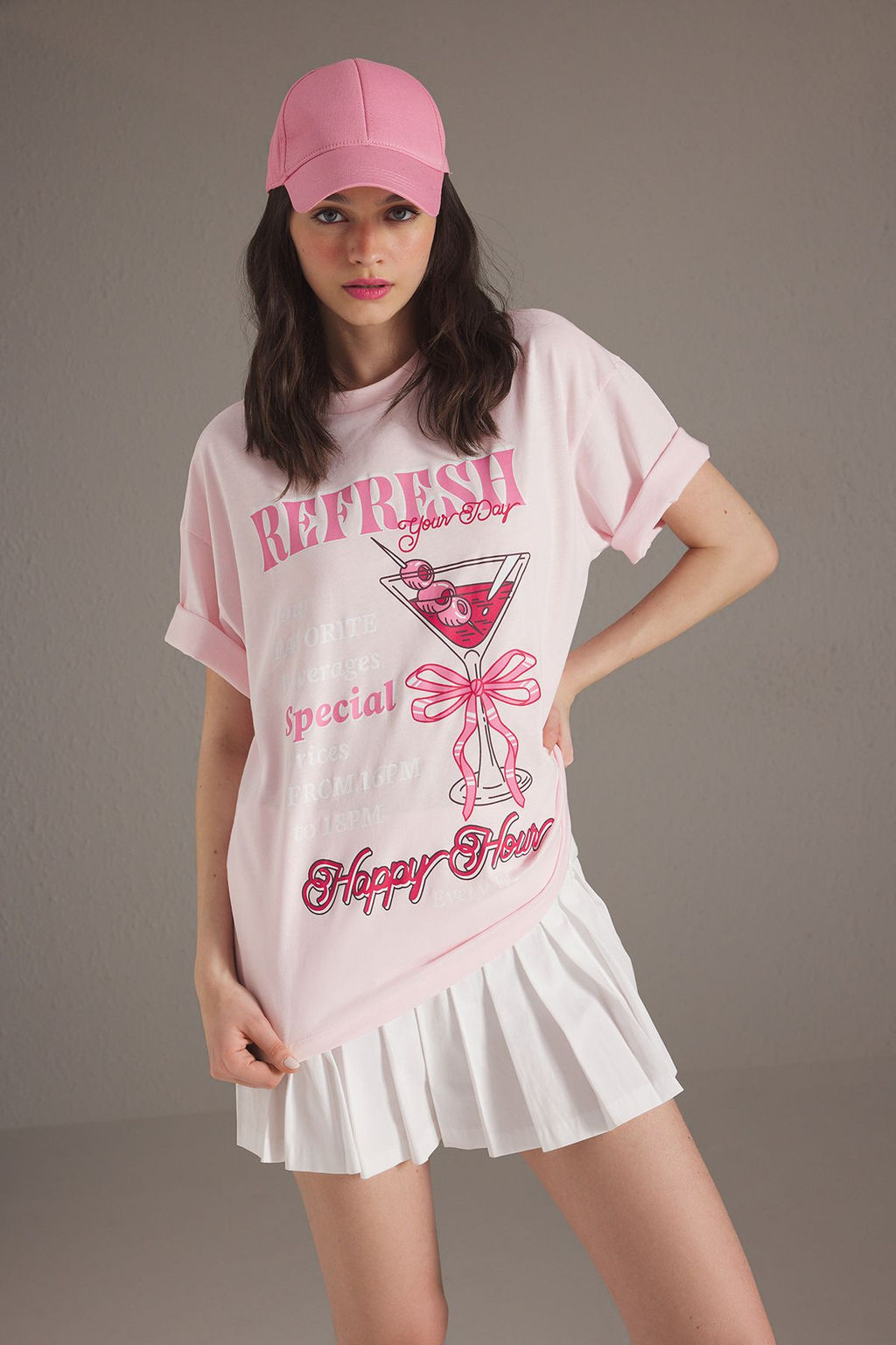 TRENDYOLMILLA Ac?k Pembe %100 Pamuk Kokteyl Bask?l? Oversize/Genis Kesim Orme T-Shirt TWOSS25TS00163 фото 2