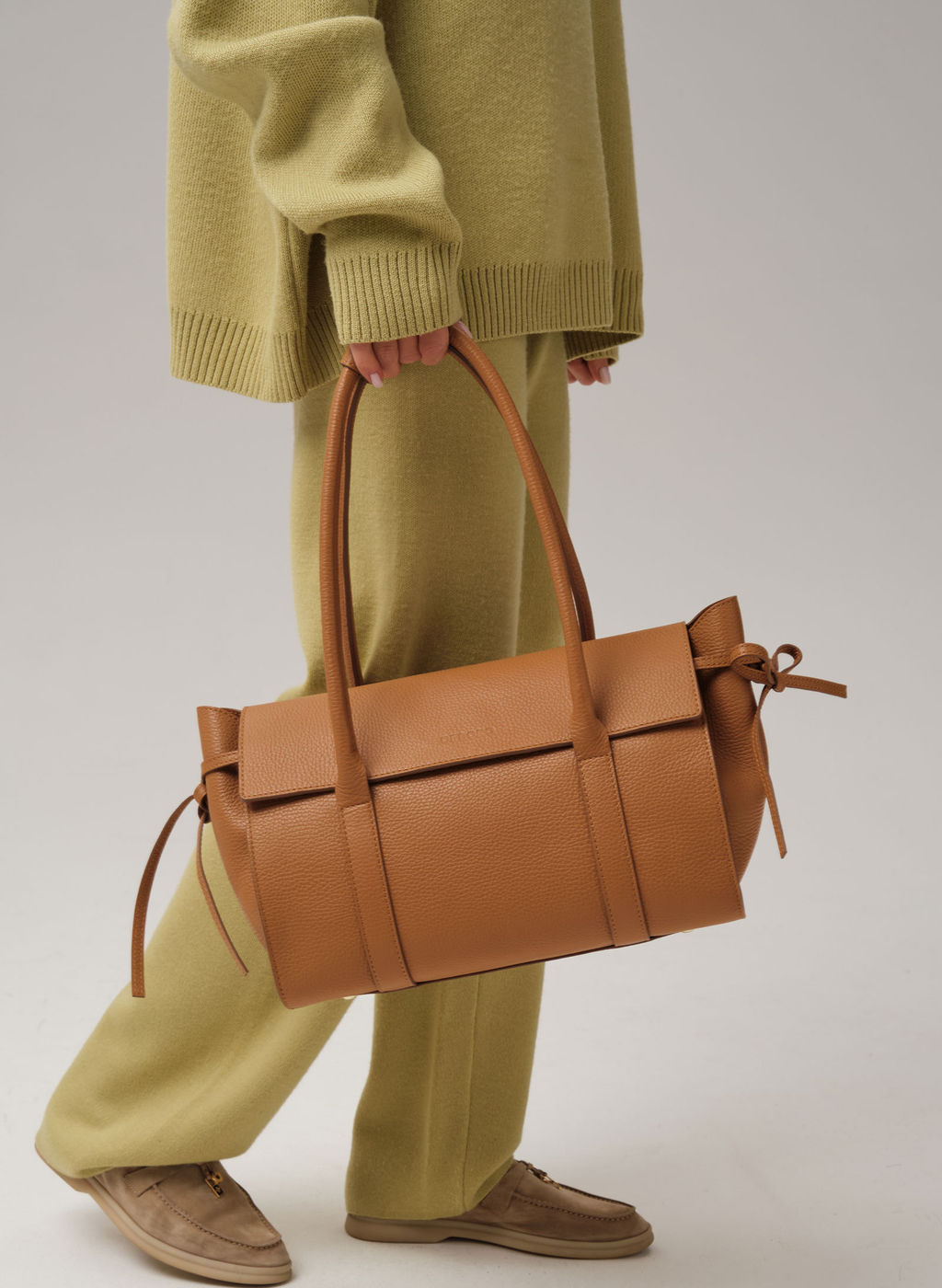 Сумка багет Deboro 31187 оранжевый миндаль