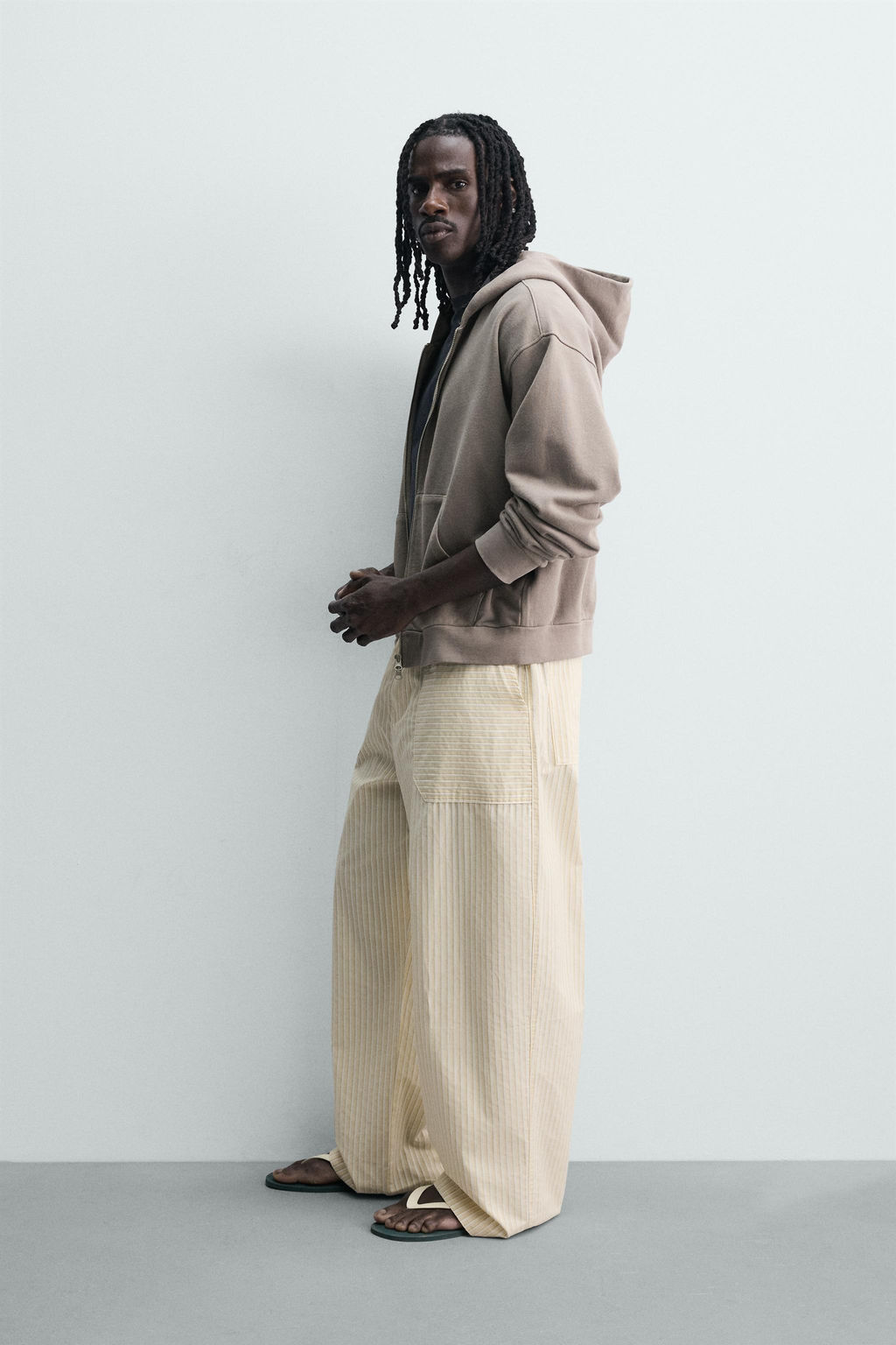 PANTAL?N RELAXED FIT RAYAS CONTRASTE / Rayas