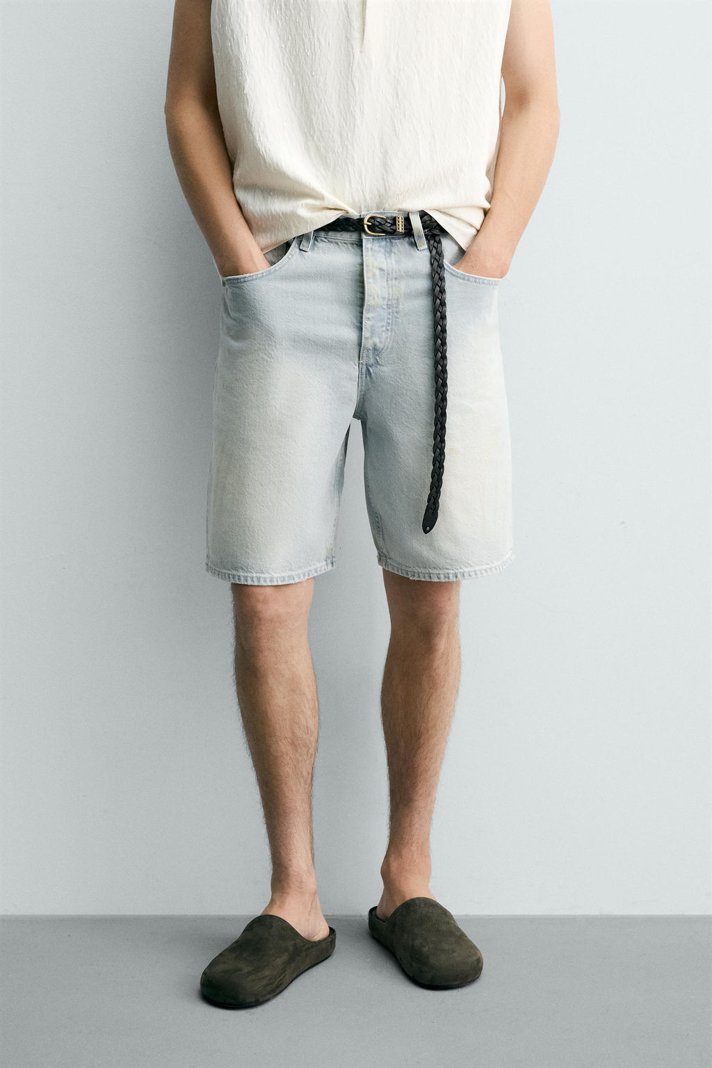 BERMUDA DENIM STRAIGHT FIT LAVADO EFECTO VINTAGE / Azul claro