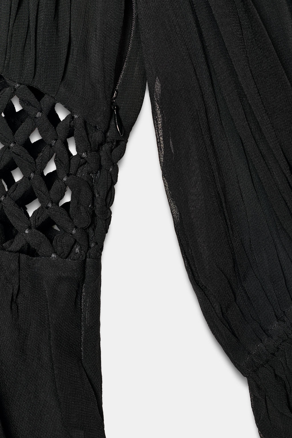 V-NECK MACRAM_ BLOUSE ZW COLLECTION - Zara фото 11