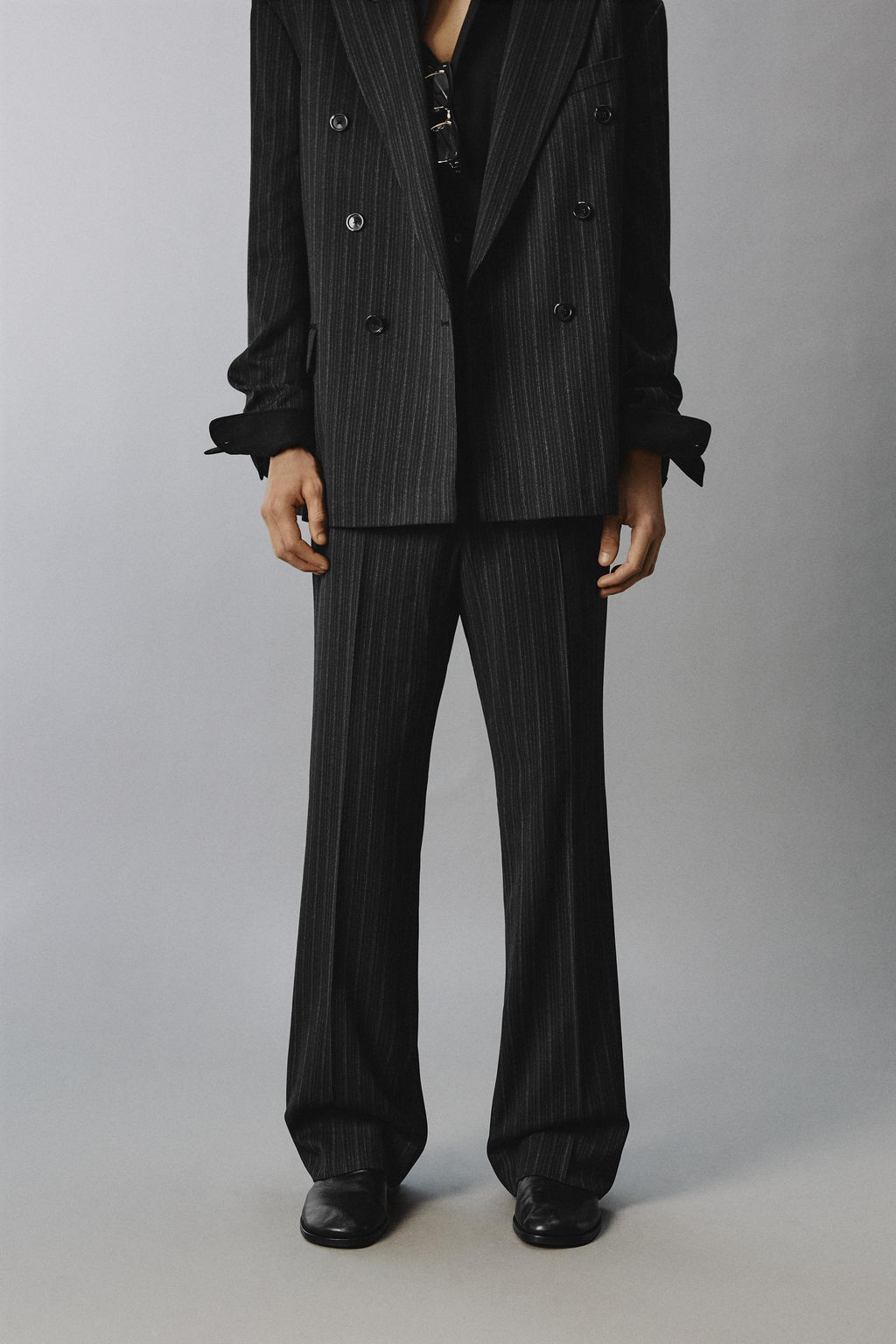 PINSTRIPED SUIT TROUSERS - Zara фото 2