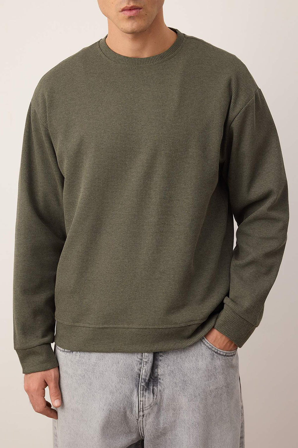 Siyah - Haki Yeni Oversize/Genis Kal?p 2li Paket Dokulu Waffle Sweatshirt TMNAW26SW00028 - Trendyolmilla фото 6