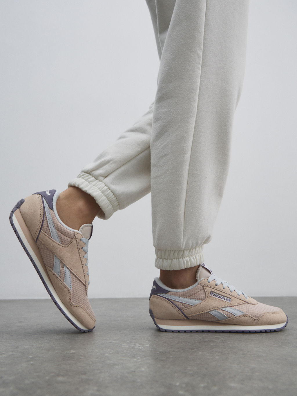 Женские кроссовки REEBOK CLASSIC AZ