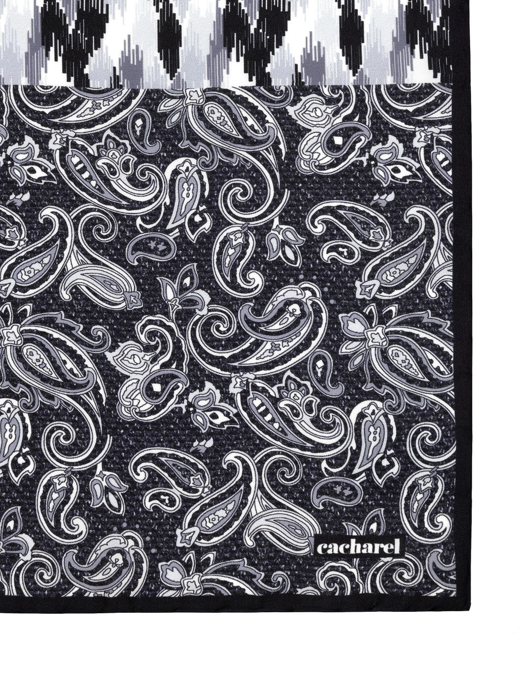 Черный шелковый платок