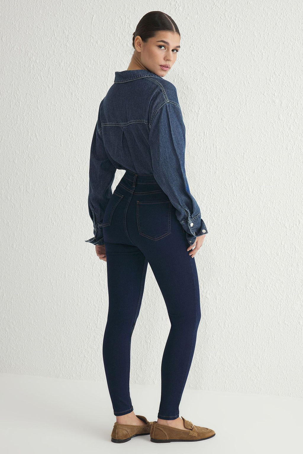 TRENDYOLMILLA Siyah Yuksek Bel Jegging Jeans TWOAW24JE00264 фото 12