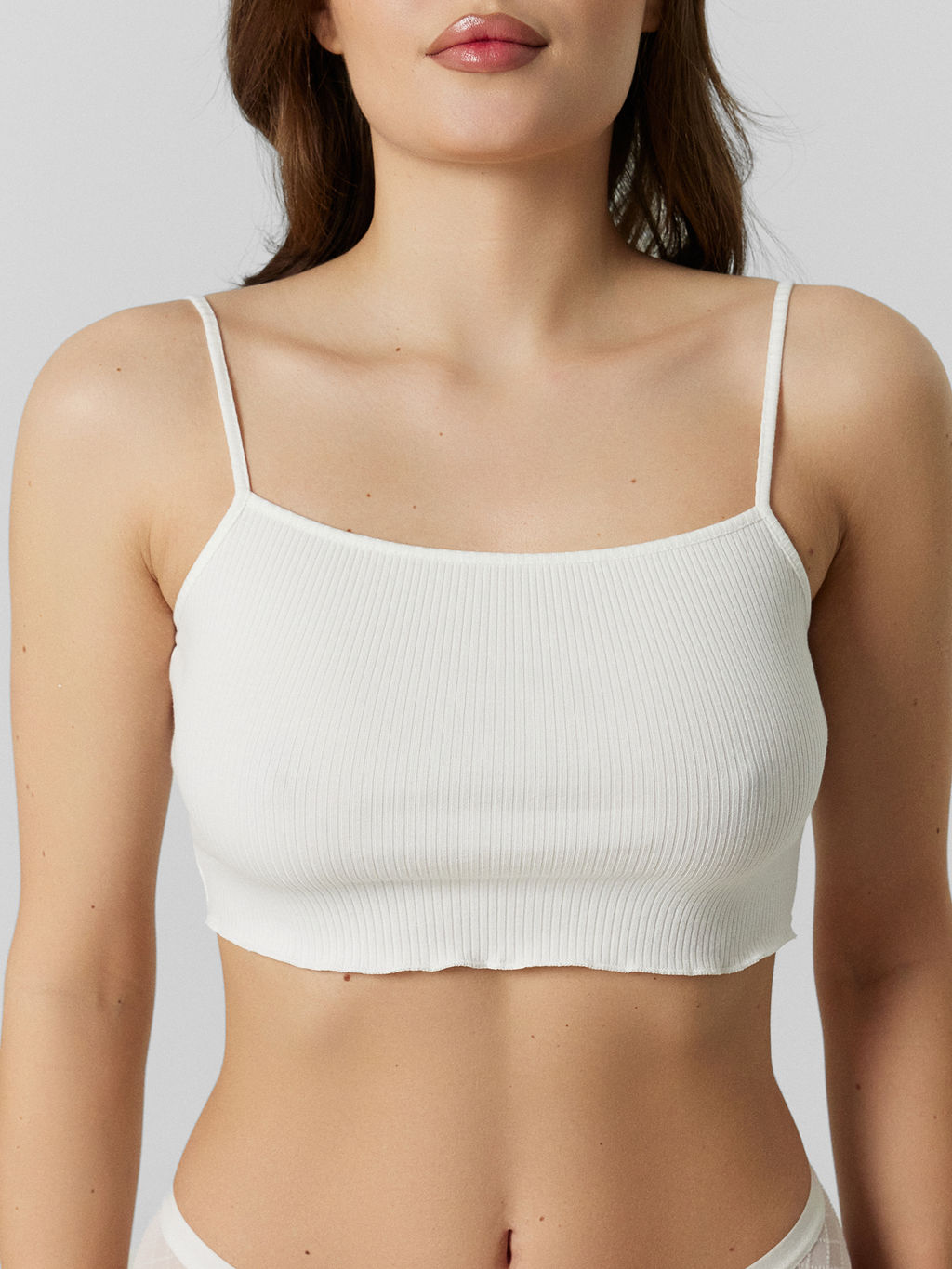 Топ на тонких бретелях белого цвета в рубчик для женщин - Mark formelle фото 3