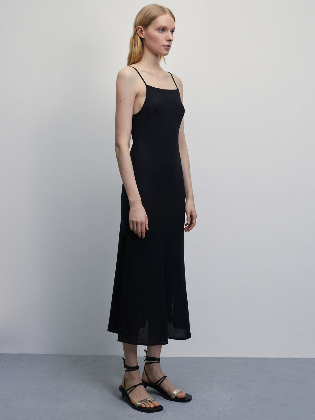 Льняной сарафан миди с разрезами / Zarina  фото 4