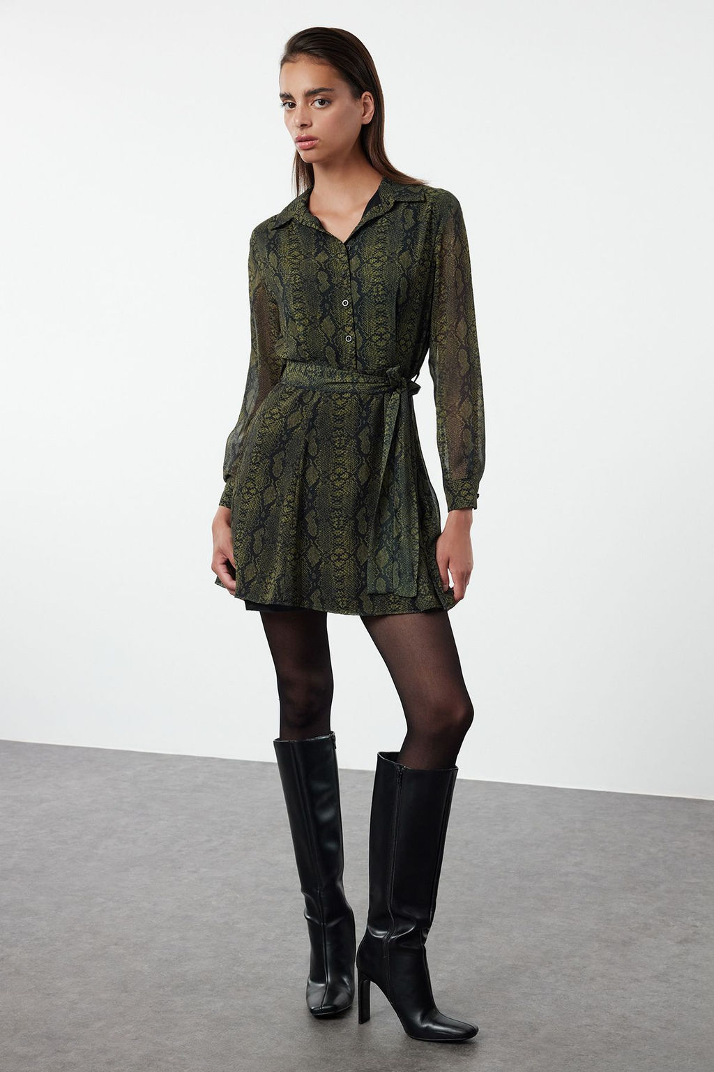 TRENDYOLMILLA Cok Renkli Kusakl? Animal Desenli Belden Ac?lan Astarl? Mini Sifon Dokuma Elbise TWOAW25EL00161 фото 6