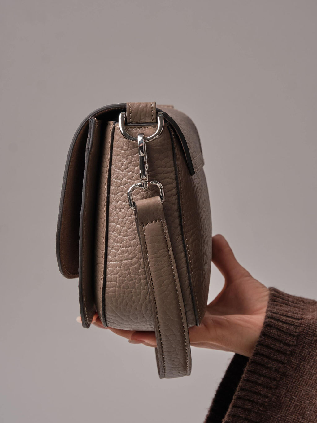 Сумка кожаная Azaro 30741 тауп соло