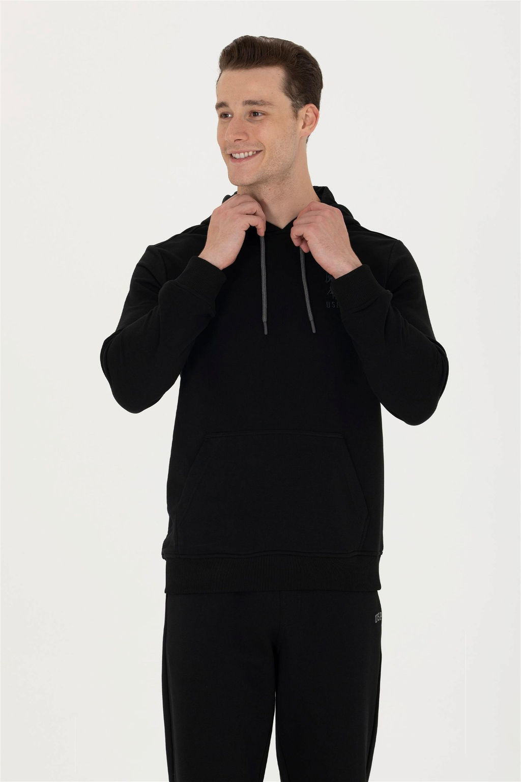 U. S. Polo Assn / Мужской черный базовый свитшот - U.s. polo assn фото 10