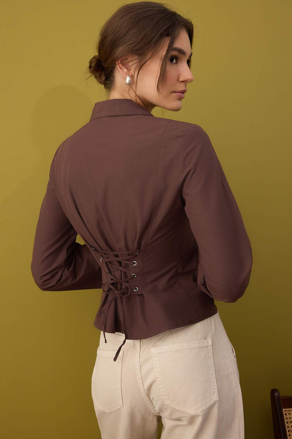 Ekru Korse Detayl? Bele Oturan Gomlek TWOAW26GO00055 - Trendyolmilla фото 5